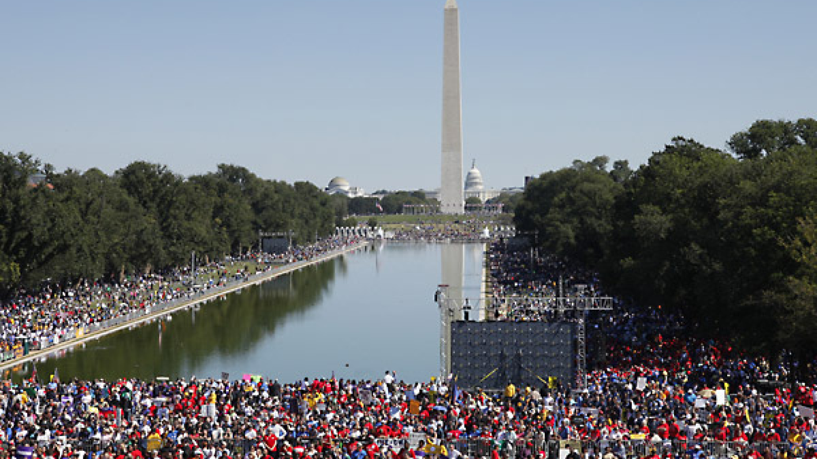 mass-demonstration